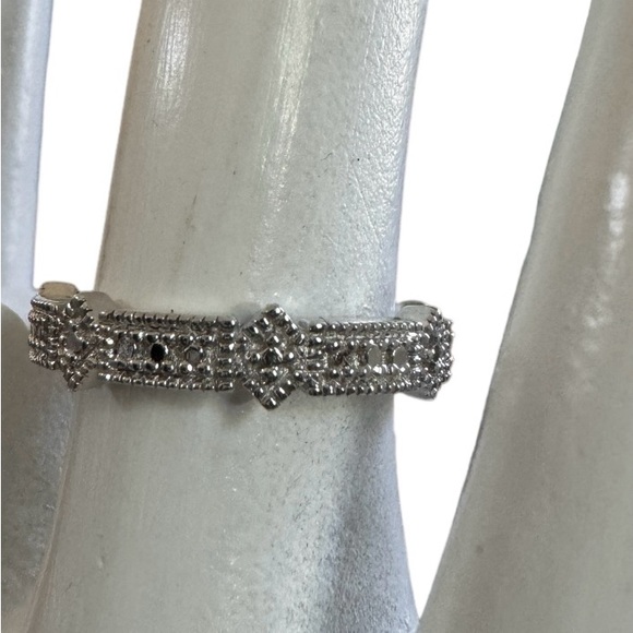 Genuine diamond and 925 silver dainty band ring size 6 - Picture 7 of 15